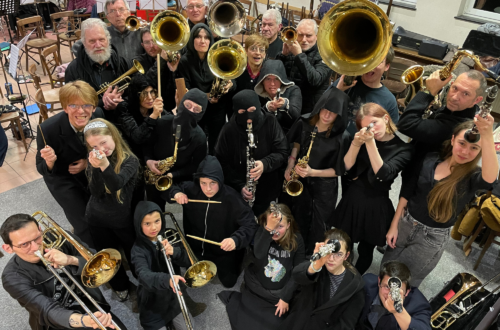 Une bande de musiciens chaleureux ouvert à tous