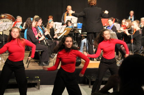 Concert latino avec les danseuses d'Ainsi Danse